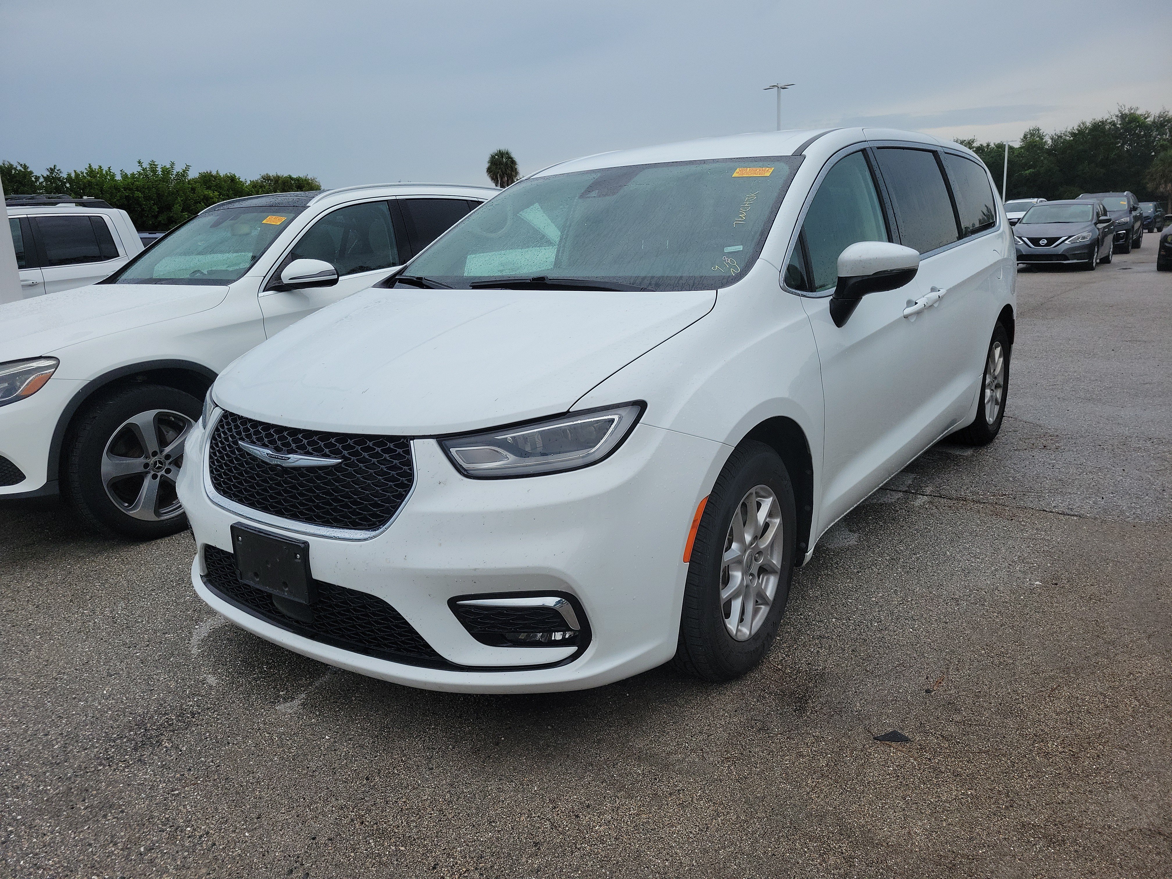 Used 2023 Chrysler Pacifica Touring L Van Passenger Van