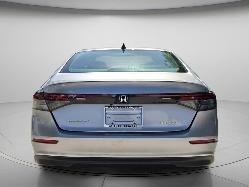 2025 Honda Accord SE - Photo 6