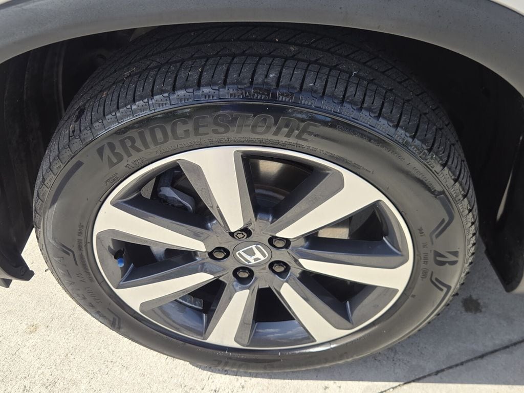 2025 Honda Pilot Touring - Photo 10