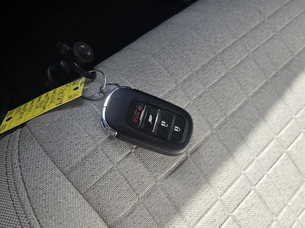 2025 Honda HR-V LX - Photo 18