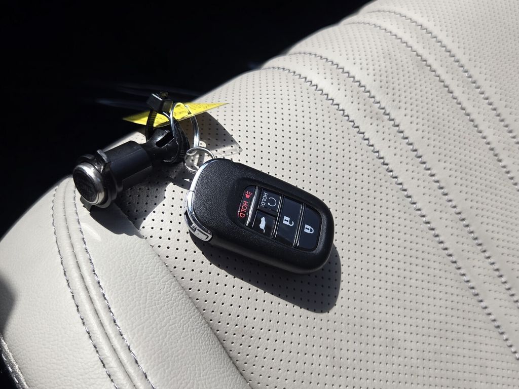 2025 Honda HR-V EX-L - Photo 18