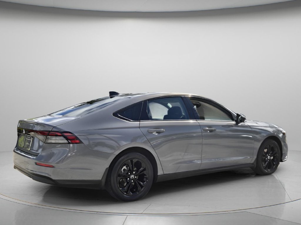 2025 Honda Accord SE - Photo 7