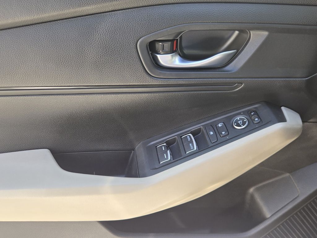 2025 Honda Accord LX - Photo 26