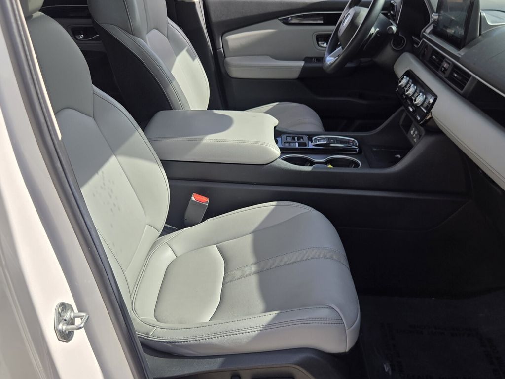 2025 Honda Pilot Touring - Photo 19