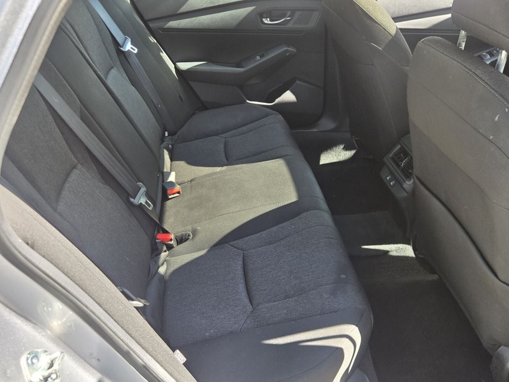 2025 Honda Accord SE - Photo 16
