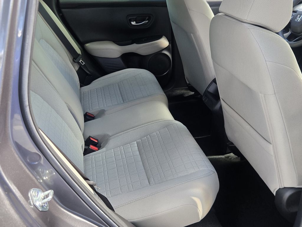 2025 Honda HR-V LX - Photo 16