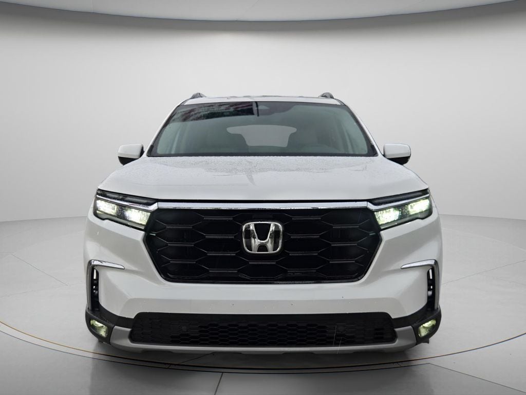 Certified 2025 Honda Pilot Touring SUV