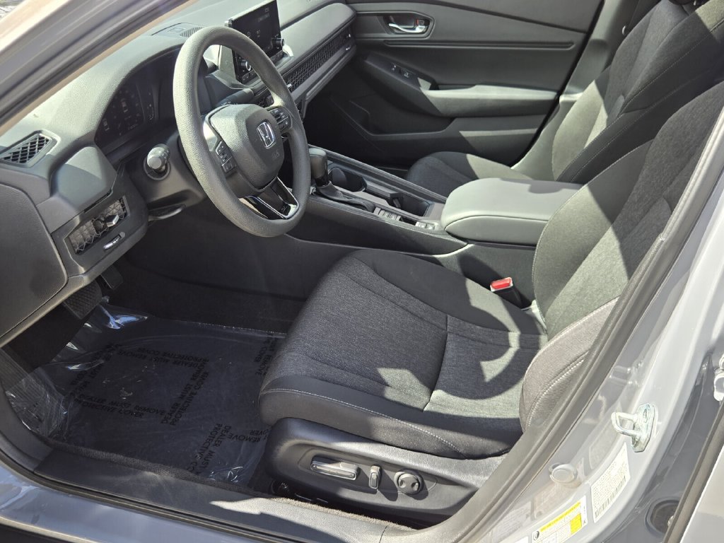 2025 Honda Accord SE - Photo 10