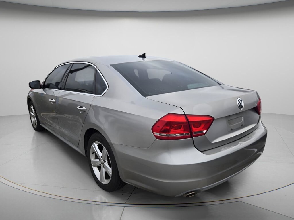 Used 2013 Volkswagen Passat 2.5 SE Sedan