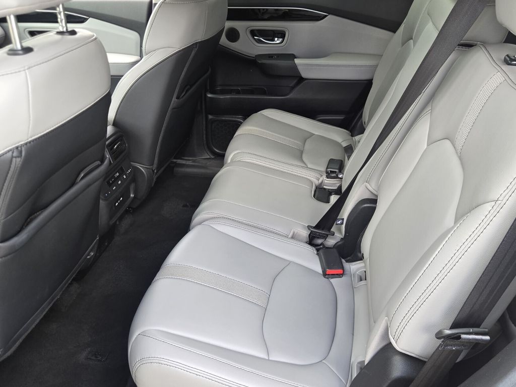 2025 Honda Pilot EX-L - Photo 12