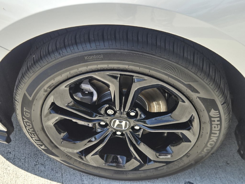 2025 Honda Accord SE - Photo 9