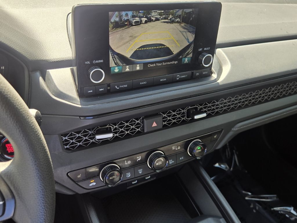 2025 Honda Accord SE - Photo 22