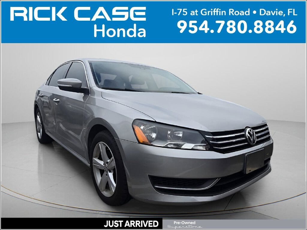 Used 2013 Volkswagen Passat 2.5 SE Sedan