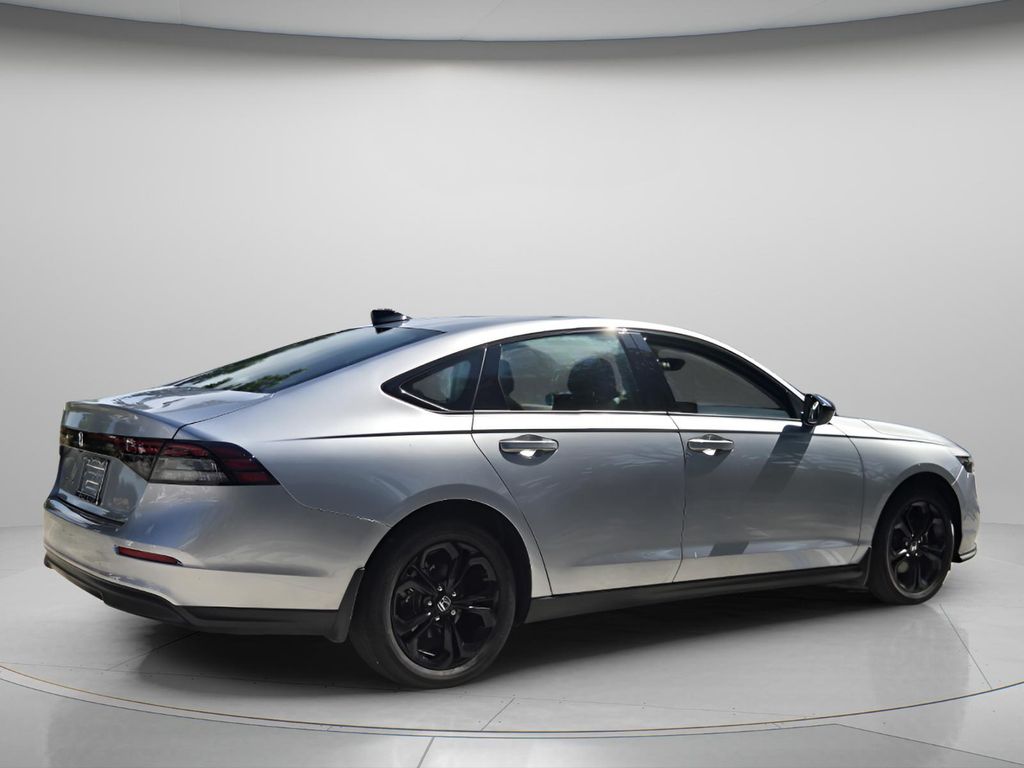 2025 Honda Accord SE - Photo 7