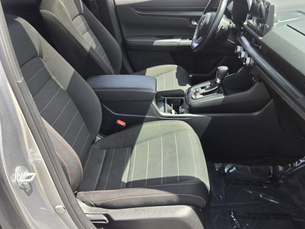 2025 Honda CR-V Sport - Photo 17