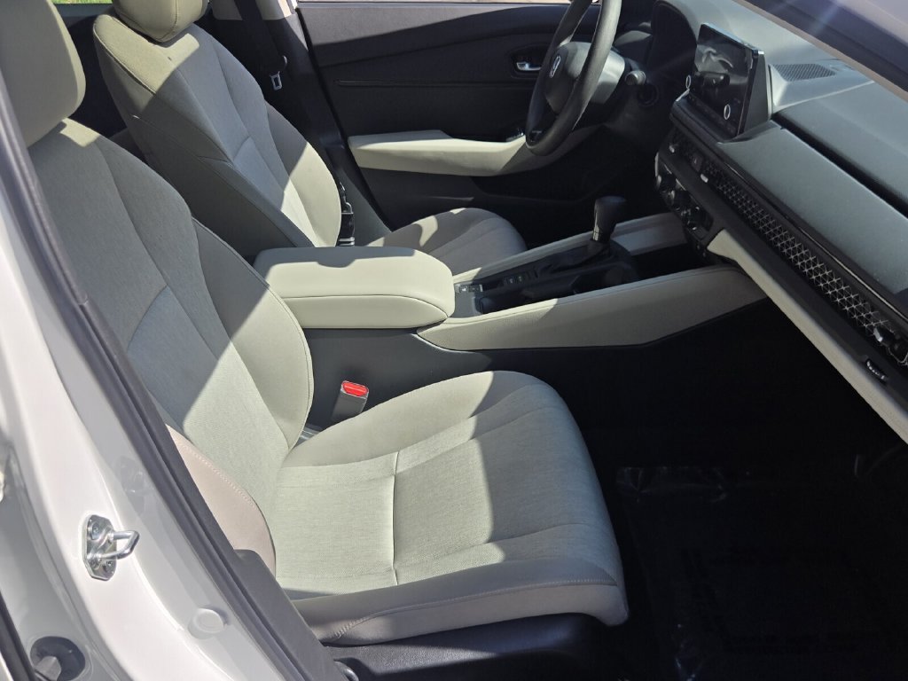 2025 Honda Accord SE - Photo 16