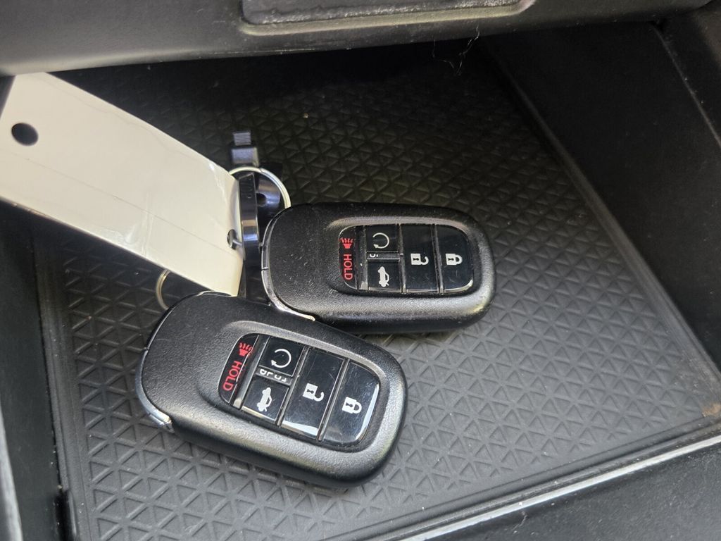 2025 Honda Accord SE - Photo 19