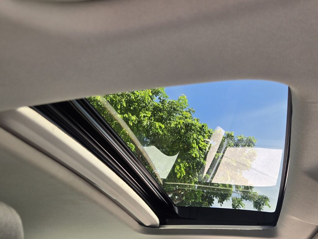 2025 Honda Accord SE - Photo 18
