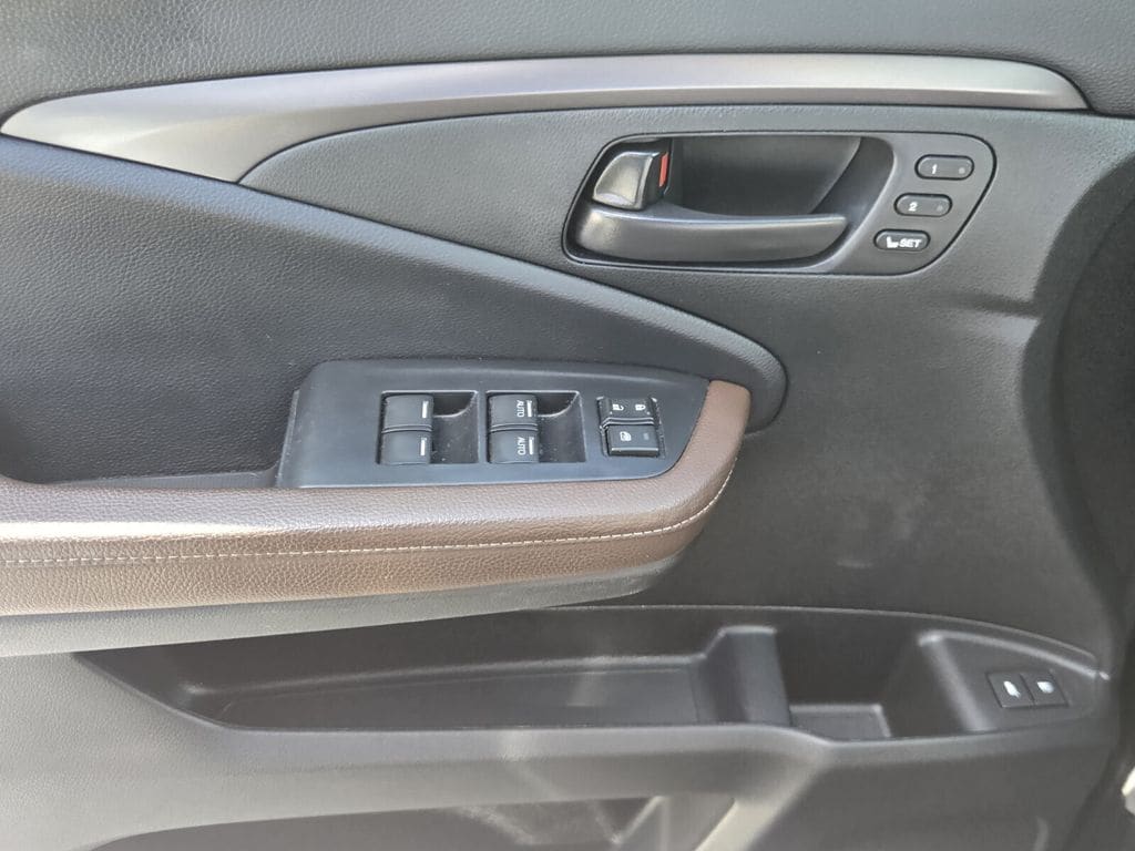 2025 Honda Passport EX-L - Photo 26