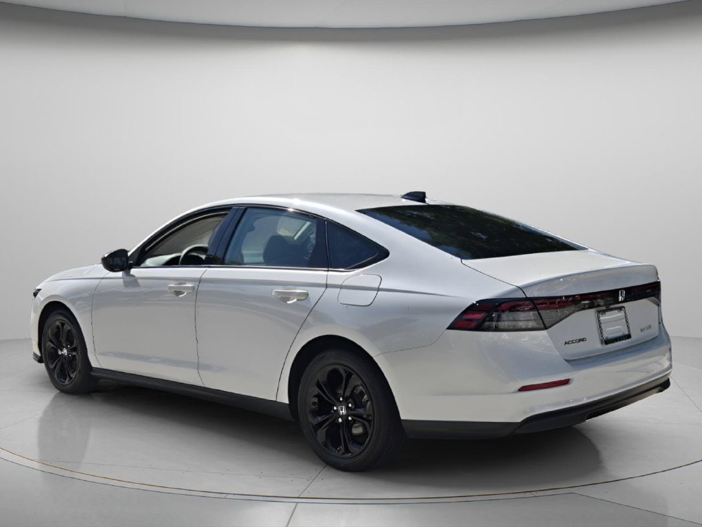 2025 Honda Accord SE - Photo 7