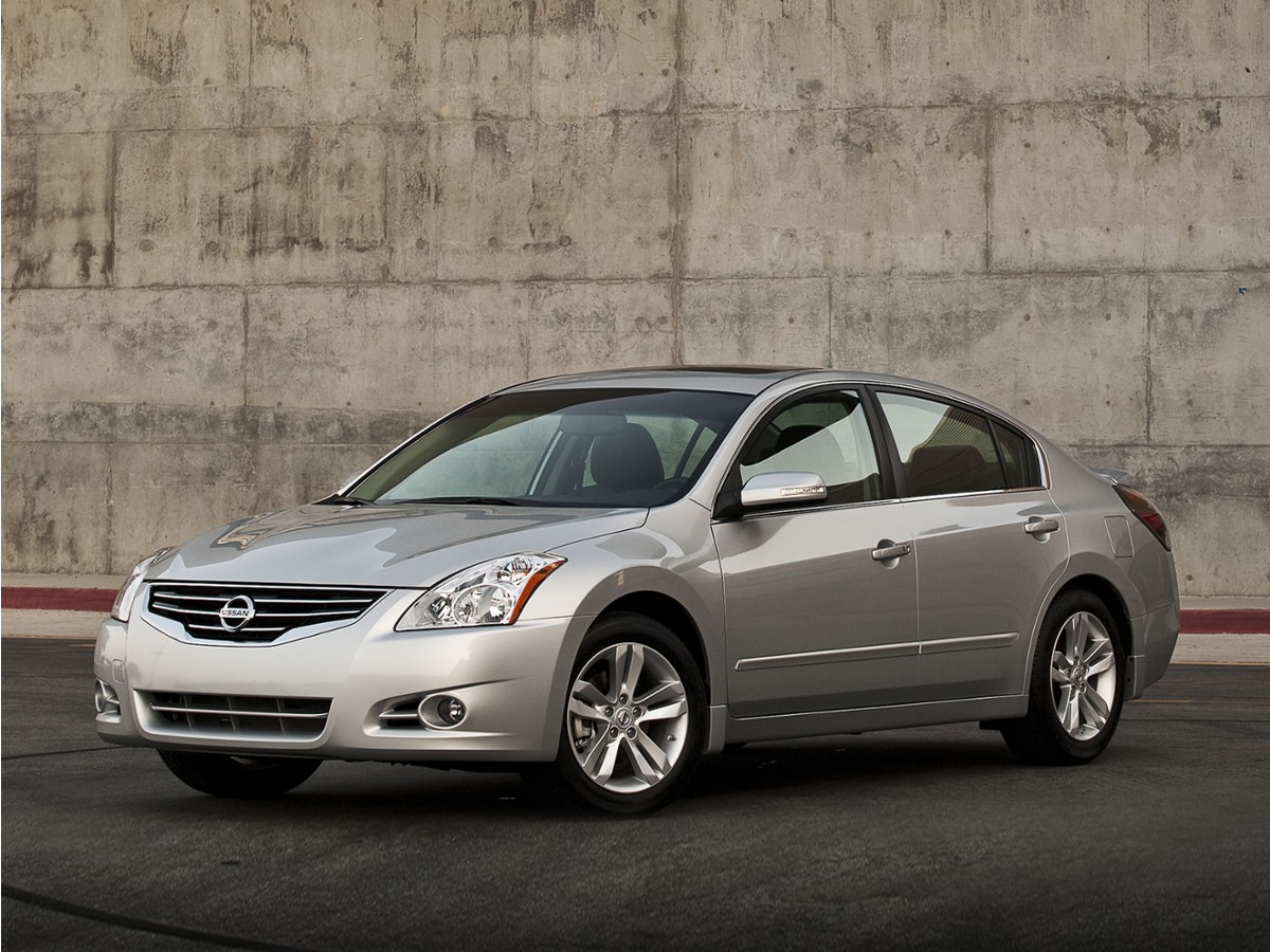Used 2010 Nissan Altima 2.5 S Sedan