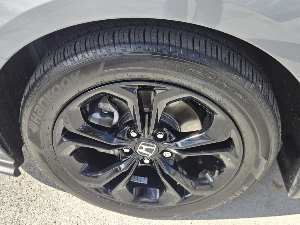 2025 Honda Accord SE - Photo 9