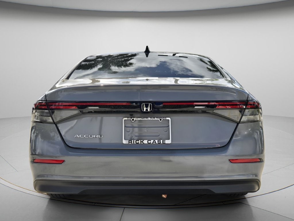 2025 Honda Accord SE - Photo 6