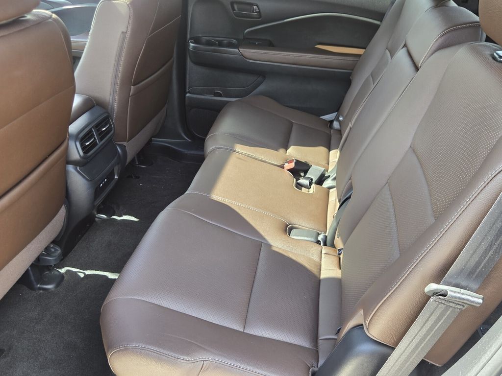2025 Honda Passport EX-L - Photo 11