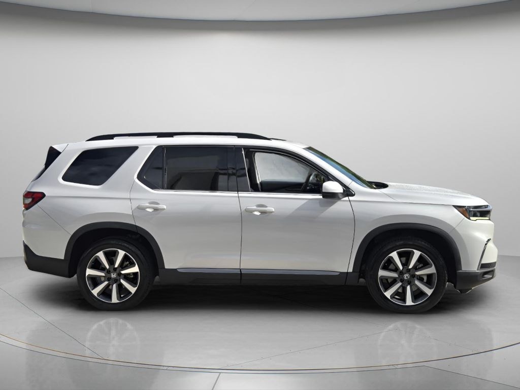 Certified 2025 Honda Pilot Touring SUV