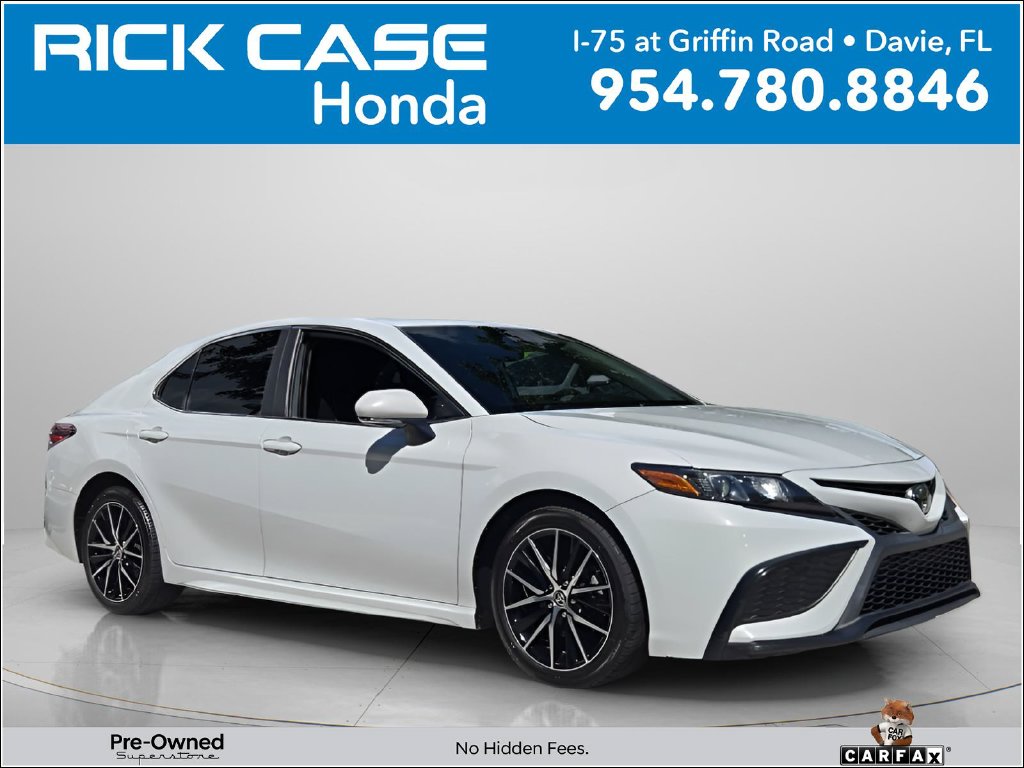 Used 2022 Toyota Camry SE Sedan