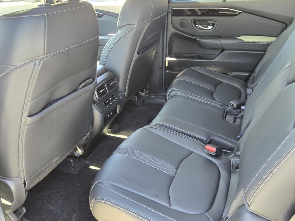 2025 Honda Pilot EX-L - Photo 12