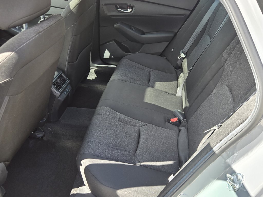 2025 Honda Accord SE - Photo 11