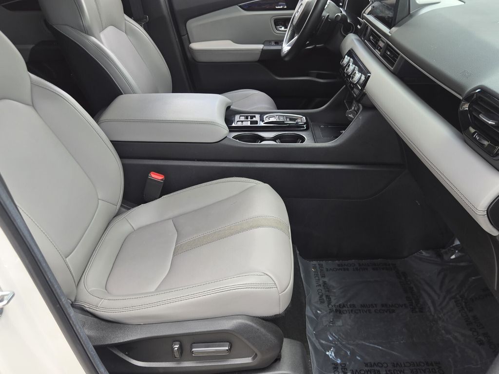 2025 Honda Pilot EX-L - Photo 17