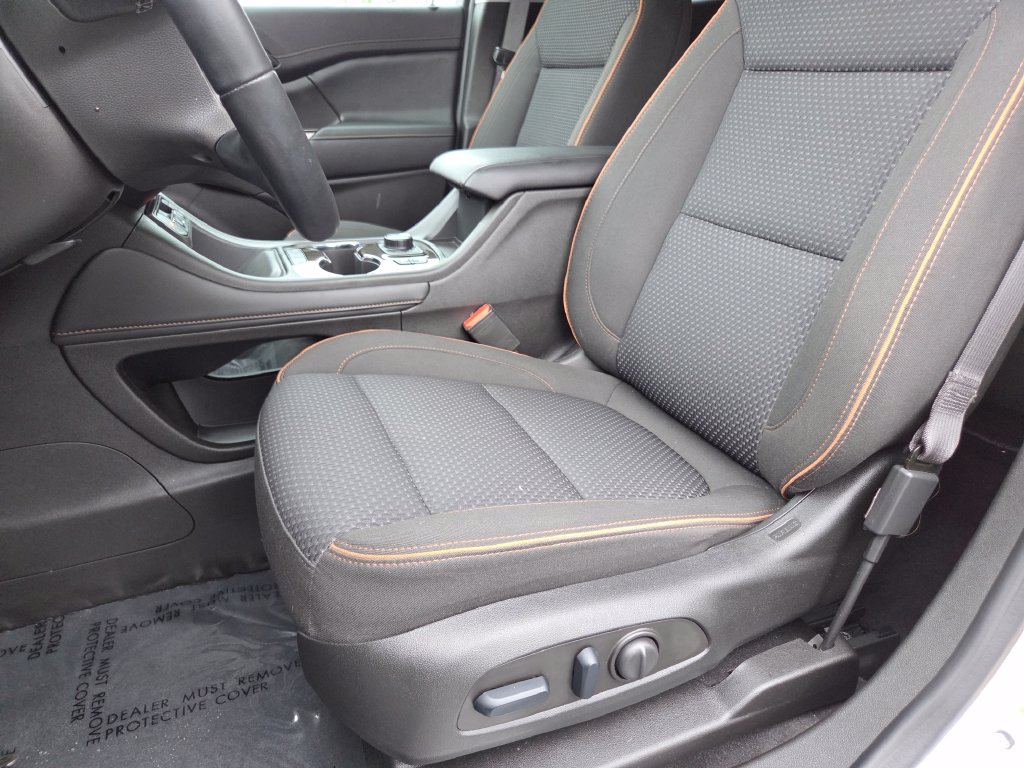 2023 GMC Acadia AT4 - Photo 32