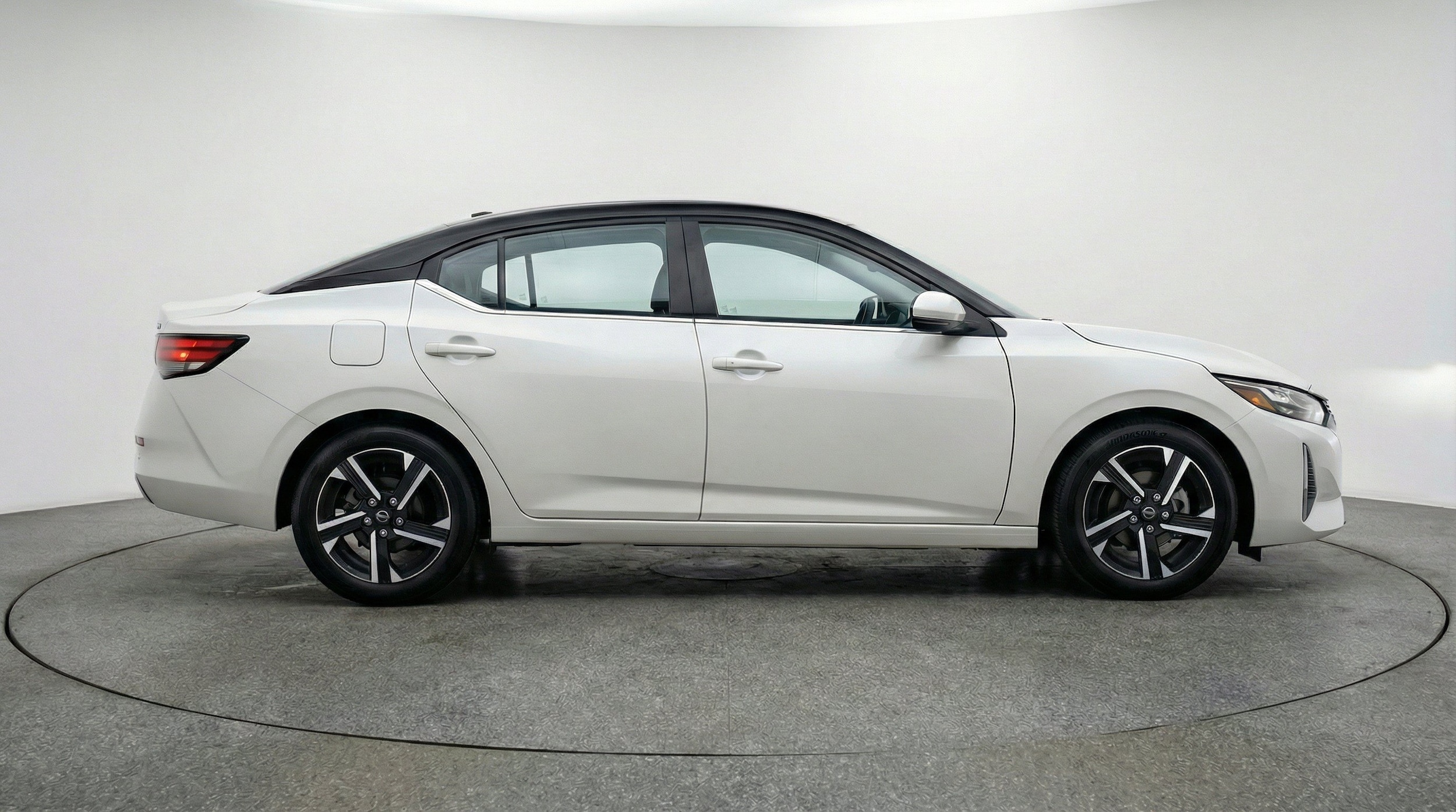 Thumbnail: 2025 Nissan Sentra - 10
