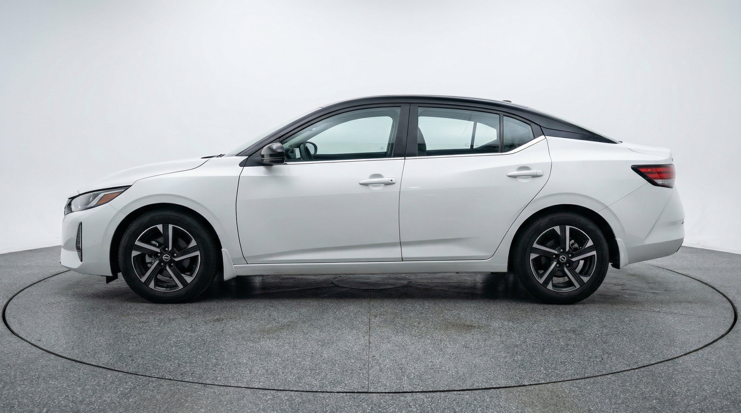 Thumbnail: 2025 Nissan Sentra - 5
