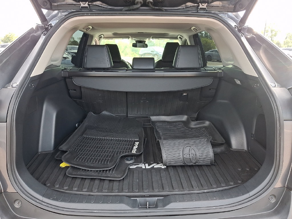 2019 Toyota RAV4 XLE Premium - Photo 28