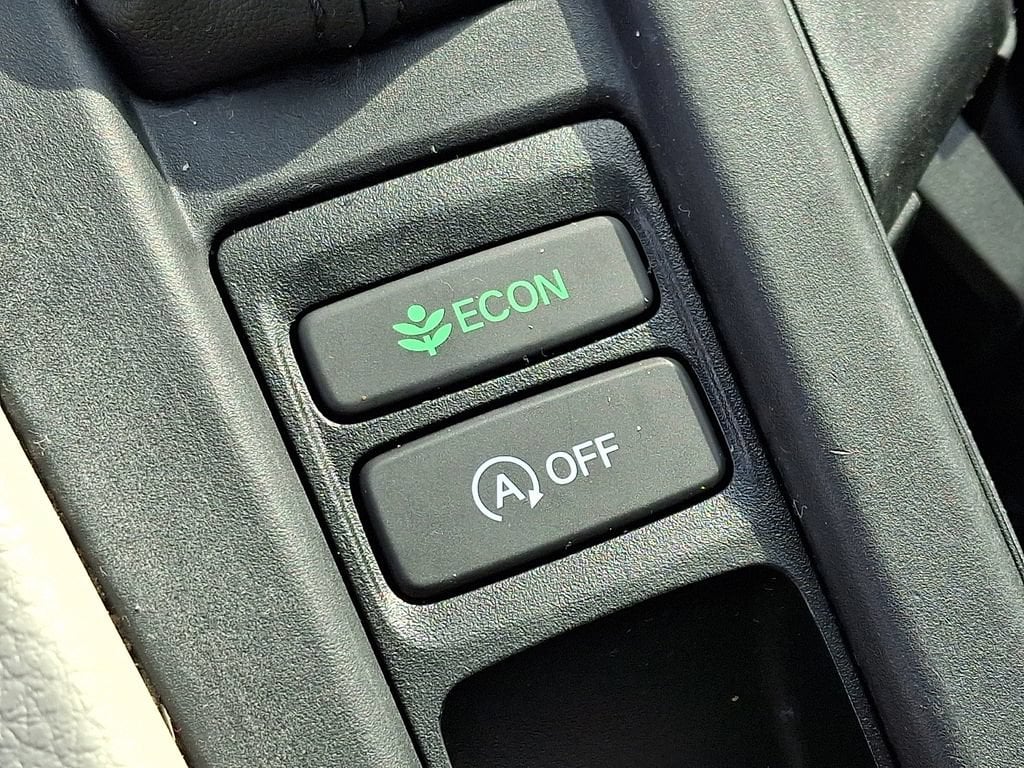 2025 Honda Accord SE - Photo 24