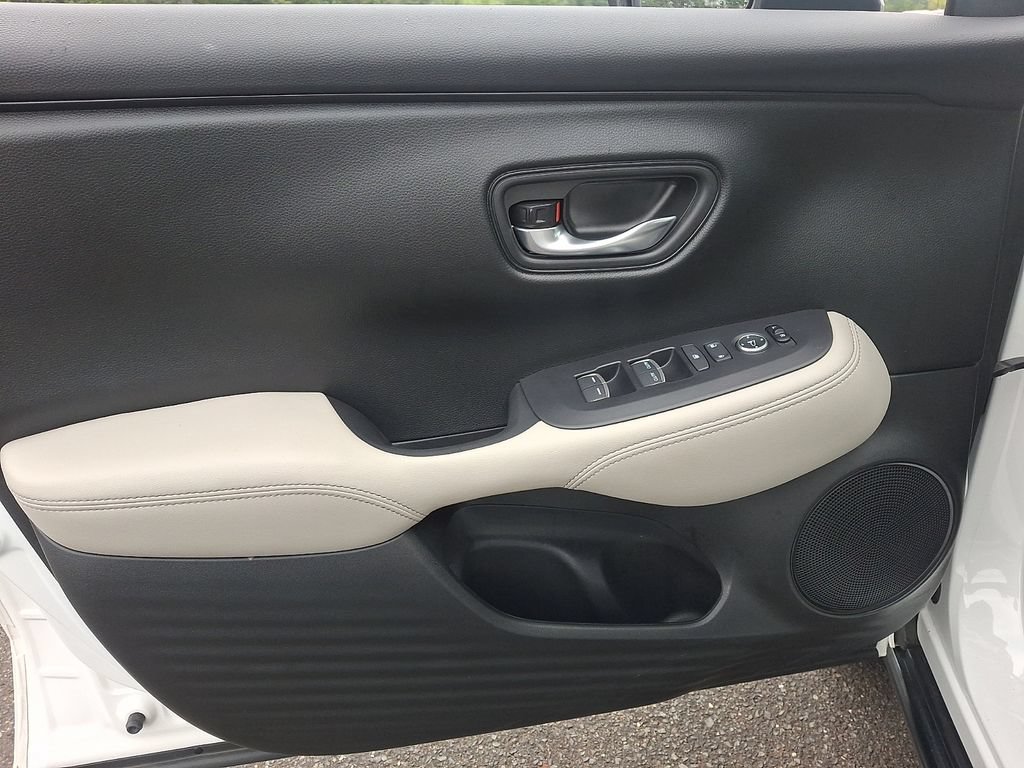 2025 Honda HR-V EX-L - Photo 12