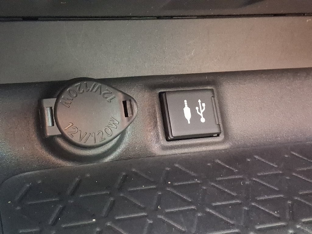 2019 Toyota RAV4 XLE Premium - Photo 24