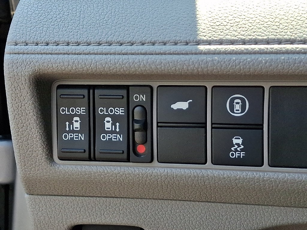 2024 Honda Odyssey EX-L - Photo 25