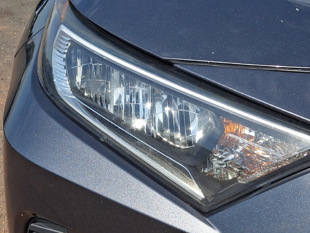 2019 Toyota RAV4 XLE Premium - Photo 9