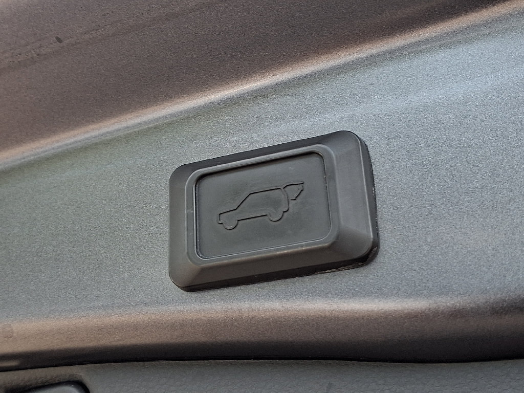 2019 Toyota RAV4 XLE Premium - Photo 29