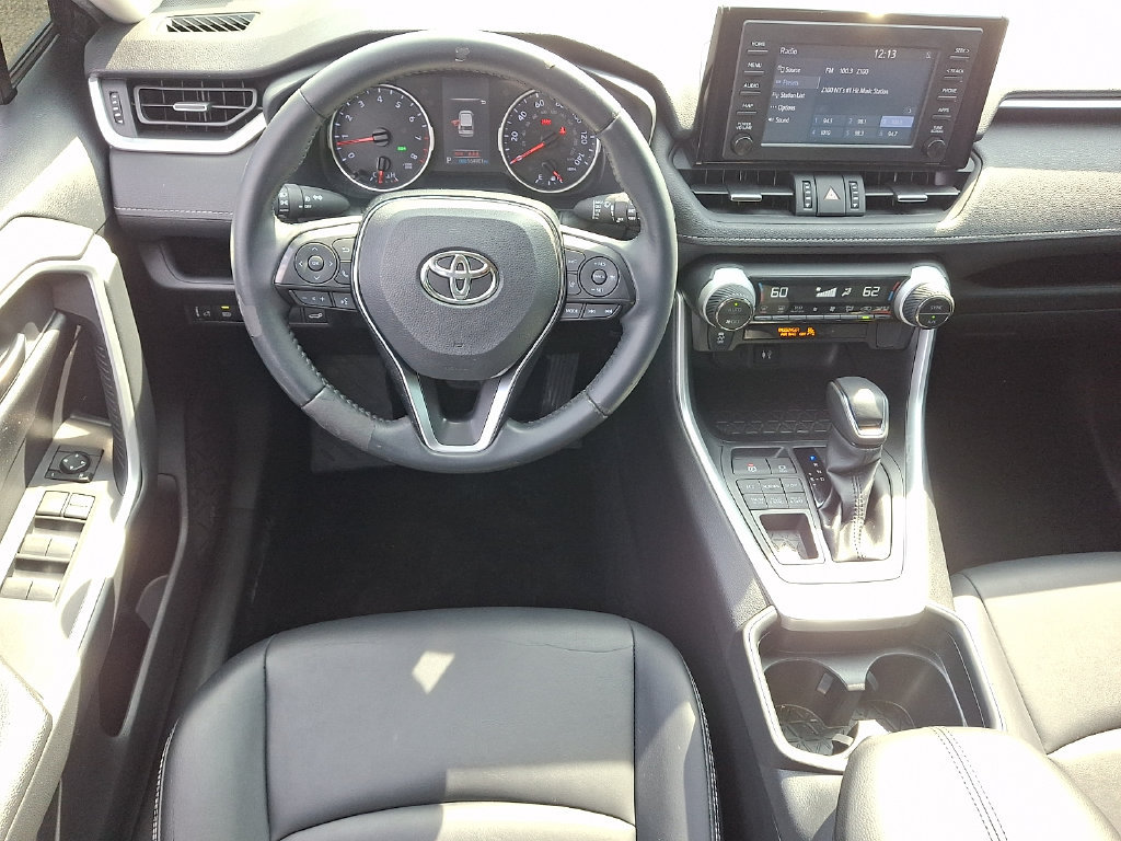 2019 Toyota RAV4 XLE Premium - Photo 11