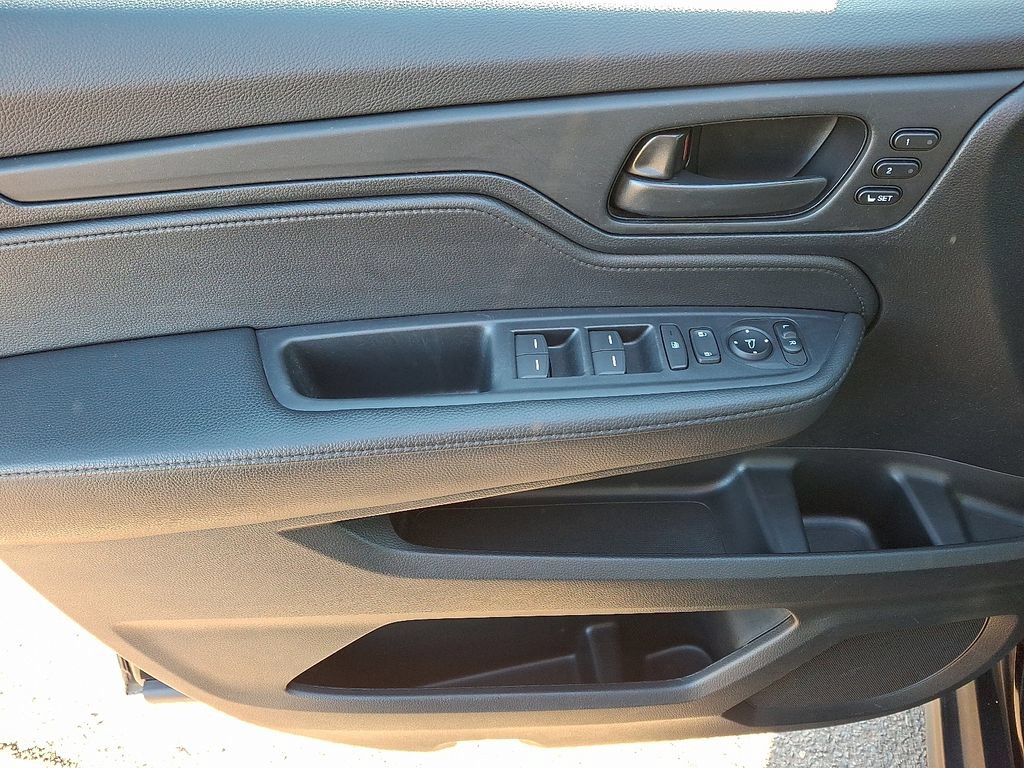 2023 Honda Odyssey EX-L - Photo 12