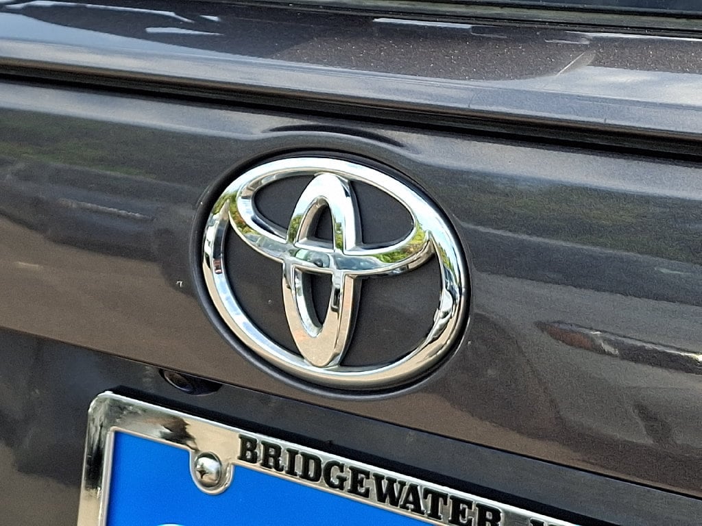 2019 Toyota RAV4 XLE Premium - Photo 32