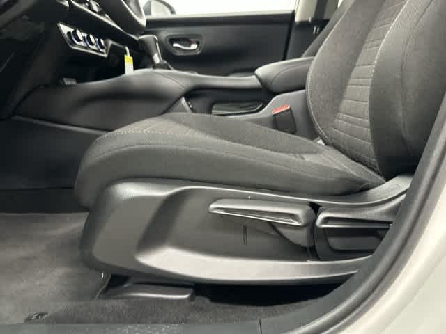 2027 Honda HR-V LX - Photo 6