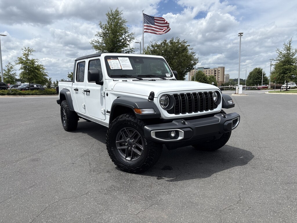 Used 2025 Jeep Gladiator Sport S Pickup