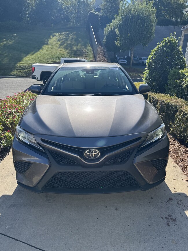 2019 Toyota Camry SE Sedan