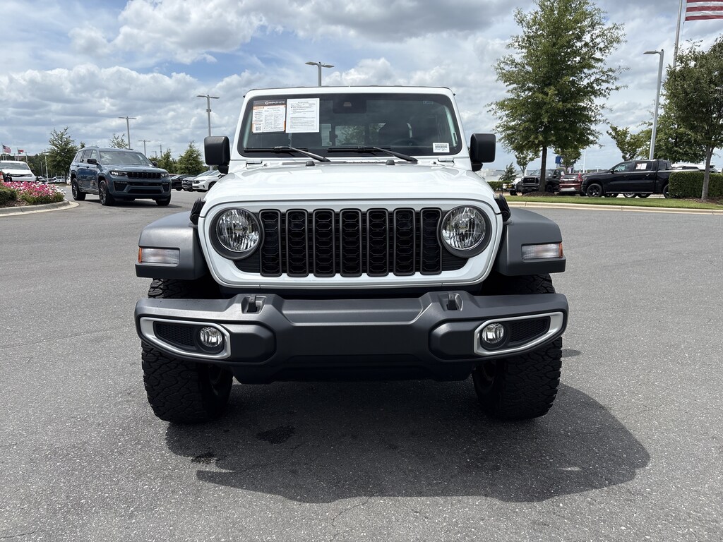 Used 2025 Jeep Gladiator Sport S Pickup